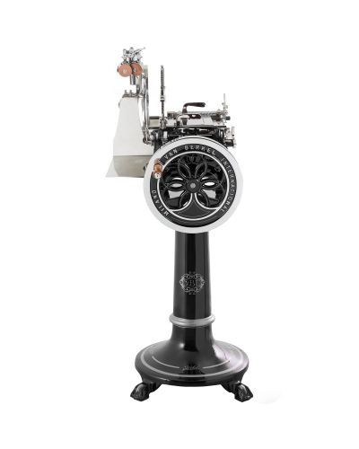 Piedistallo Nero per Affettatrice manuale a volano L16