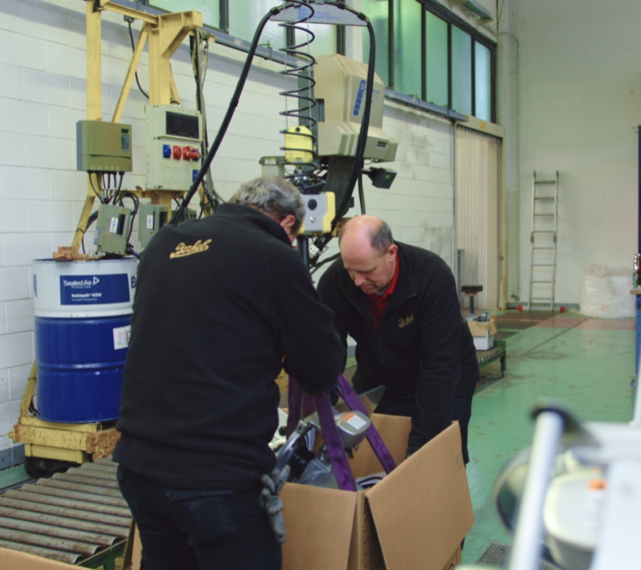 Introduction d'un manipulateur pour la manutention de machines lourdes dans l'entrepôt